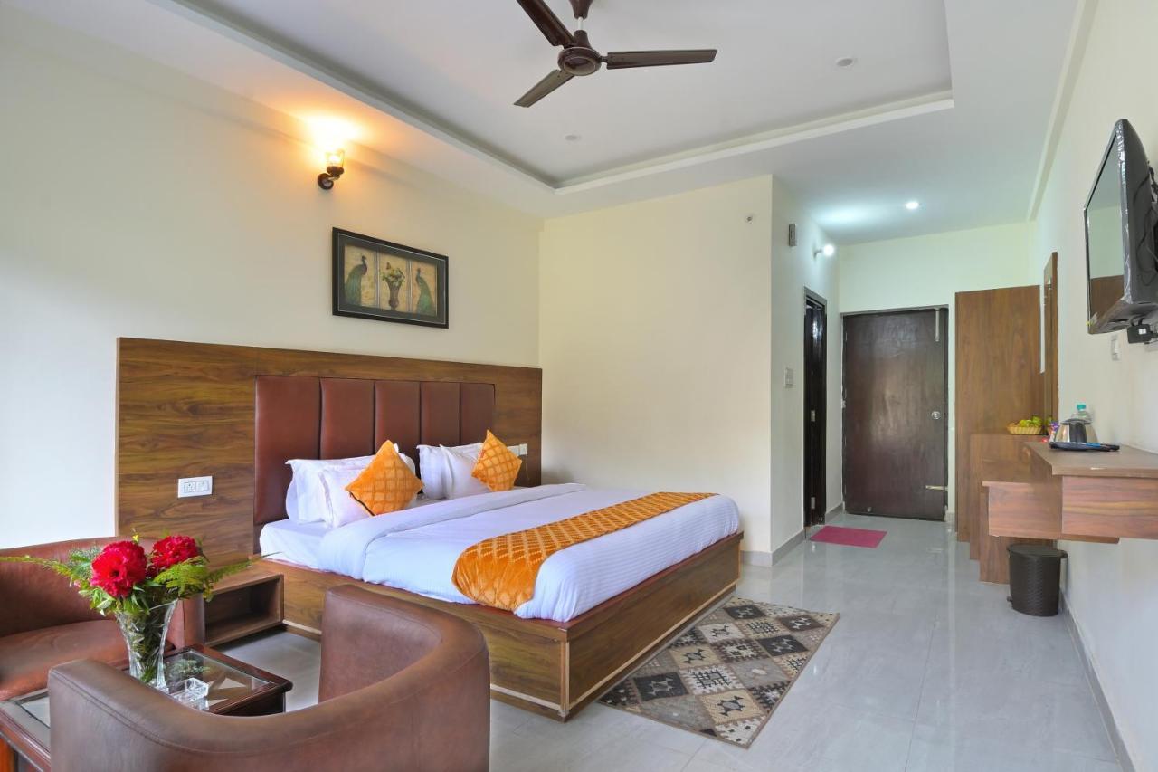 La Riqueza Dhanolti View # Near To Eco Park & Surkanda Devi Temple # Mountain View Rooms With Balcony # Big Parking # Customer Favourite Hotel 达纳尔蒂 外观 照片